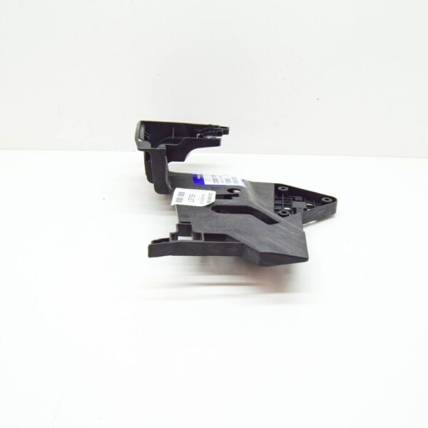 Volvo XC60 MK1 Front Right Door Lock Holder Bracket 31301170 NEW GENUINE - Image 3