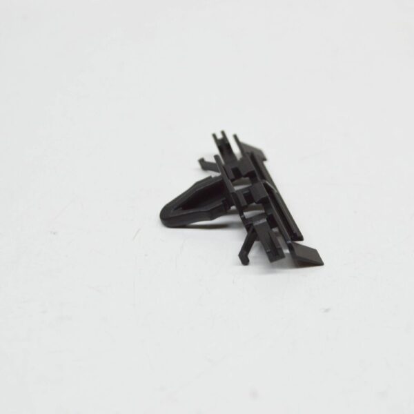 VOLVO V60 MK1 Front Windshield Side Molding Lower Clip 31304111 NEW OEM - Image 5