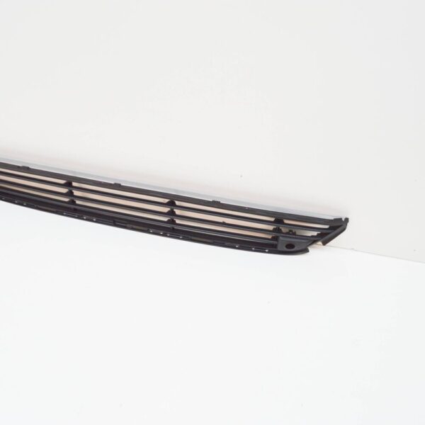 VOLVO V40 Front Bumper Lower Grille 31347092 NEW GENUINE - Image 3