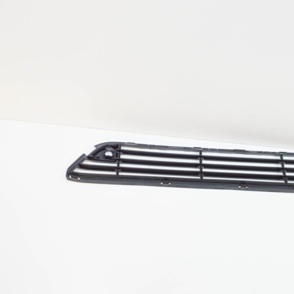 VOLVO V40 Front Bumper Lower Grille 31347092 NEW GENUINE - Image 5
