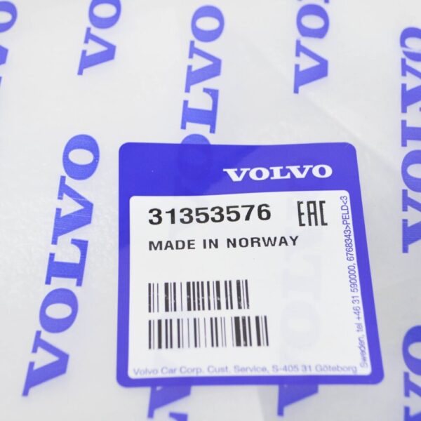 Volvo XC70 P24 Front Bumper Left Front Panel Trim 3135776 NEW - Image 6