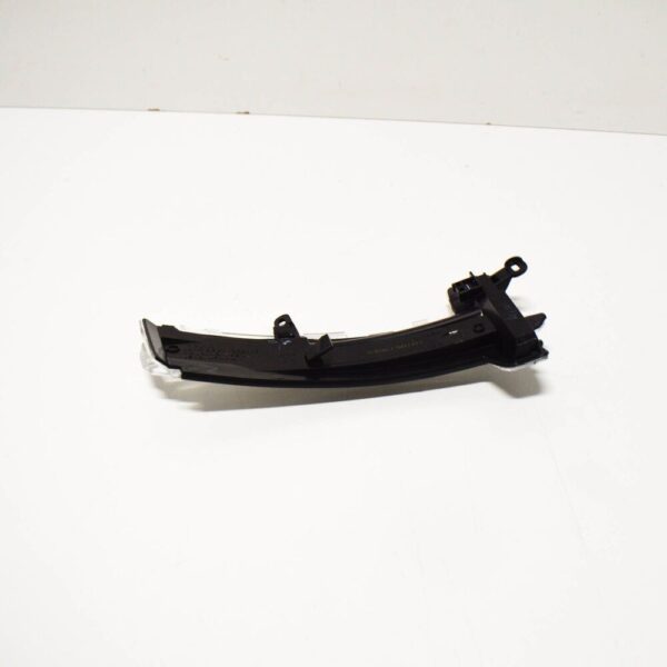 Volvo XC60 Front Left Door Mirror Turn Signal 31371878 NEW GENUINE - Image 5