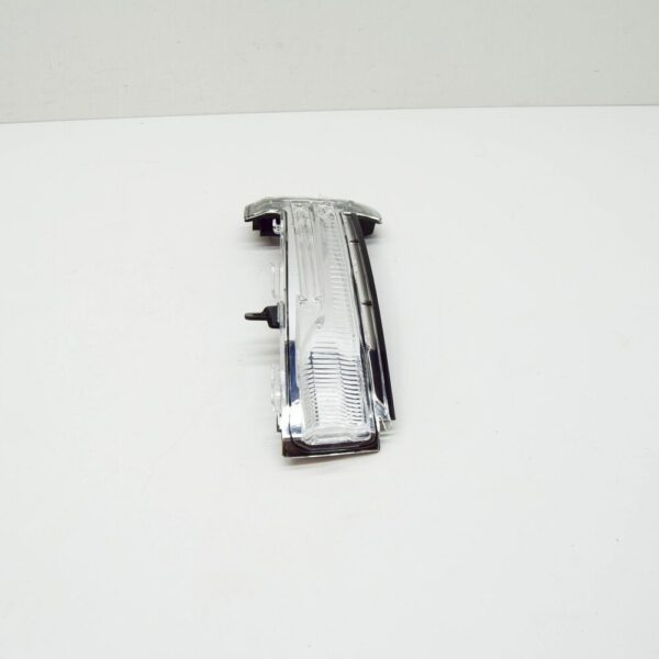 Volvo XC60 Front Right Door Mirror Turn Signal Lamp 31371879 NEW GENUINE