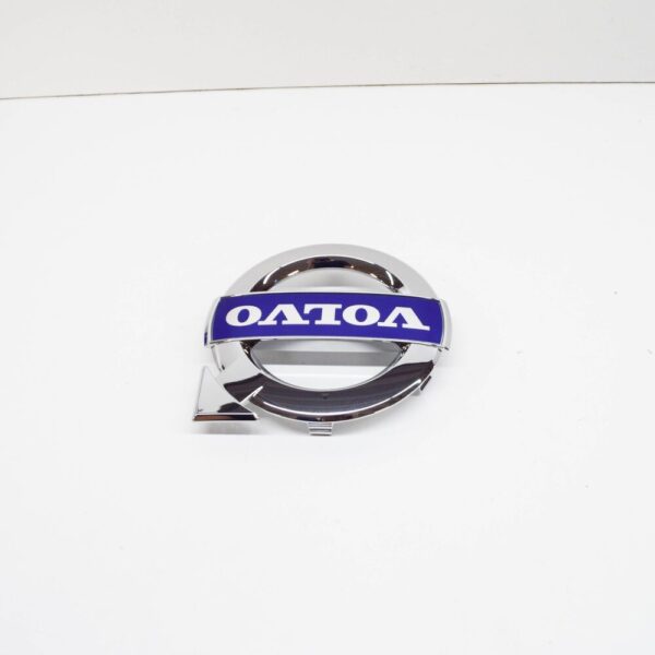 VOLVO C30 Radiator Grille Emblem 31383031 NEW GENUINE - Image 3