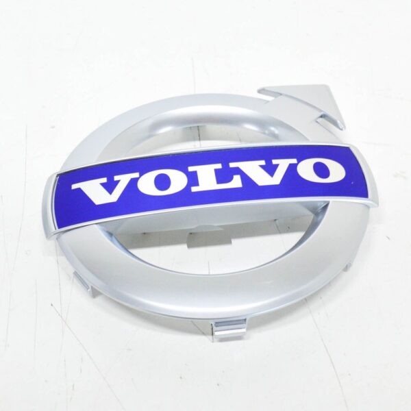 Volvo XC70 MK2 emblem for radiator grille front, 31383032, original part - Image 3