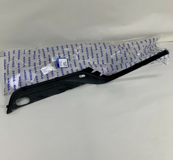 Volvo V60 MK1 bumper trim front right 31383469 new original
