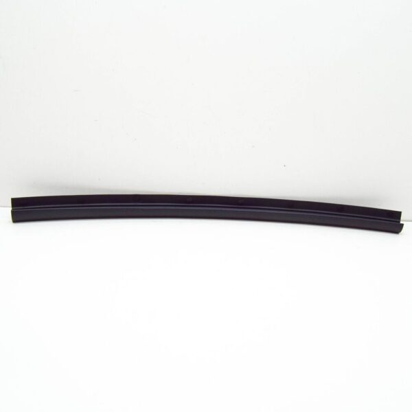 VOLVO V40  Engine Hood Sealing 31383929 NEW GENUINE - Image 3