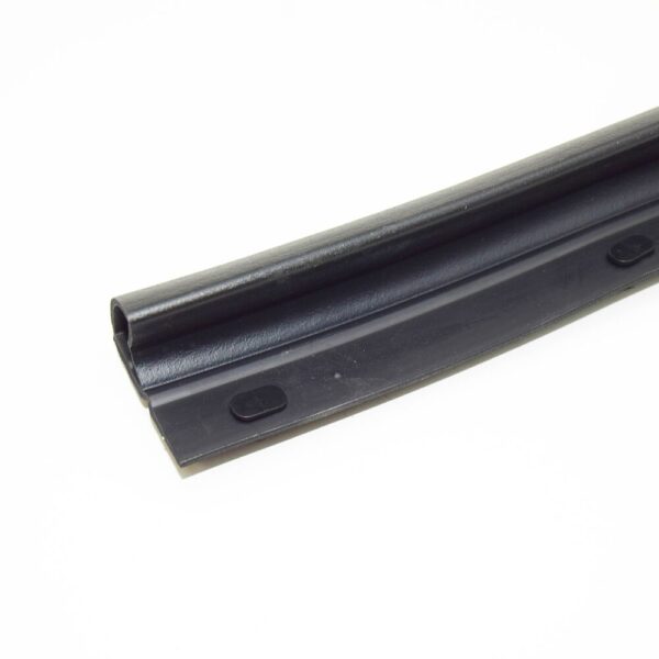 VOLVO V40  Engine Hood Sealing 31383929 NEW GENUINE - Image 6