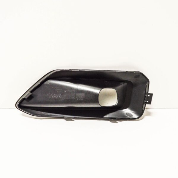 Volvo XC40 Front Bumper Left Fog Light Grill Cover 31449343 NEW GENUINE - Image 5
