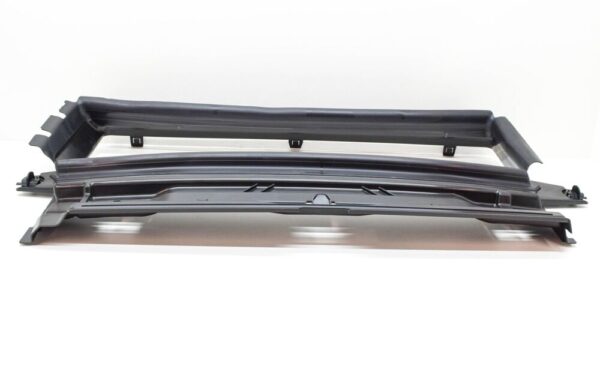Volvo V60 MK2 radiator mount front air routing 31455483 NEW ORIGINAL - Image 3