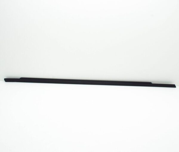 Volvo XC40 molding for front right door windows 31457001