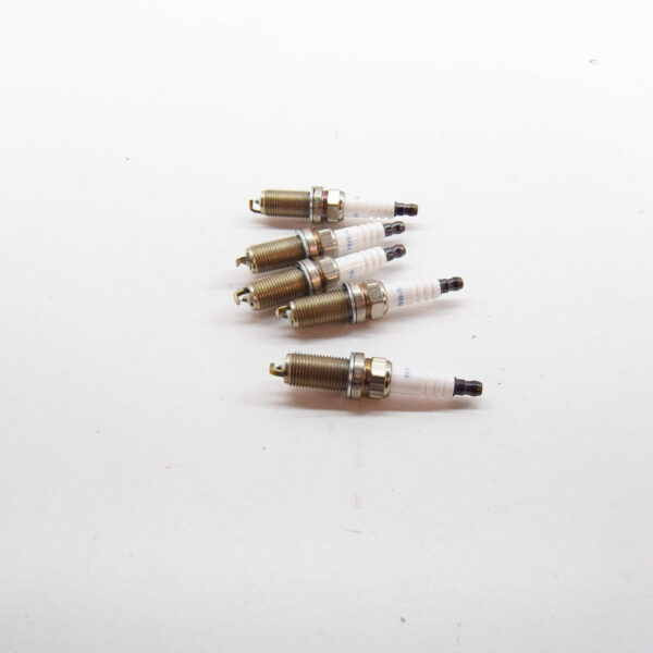 VOLVO V60 MK1 Spark Plug Kit 31459004 NEW