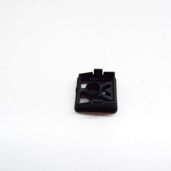 VOLVO XC40 RADIATOR BUSHING 31474704 NEW GENUINE - Image 5