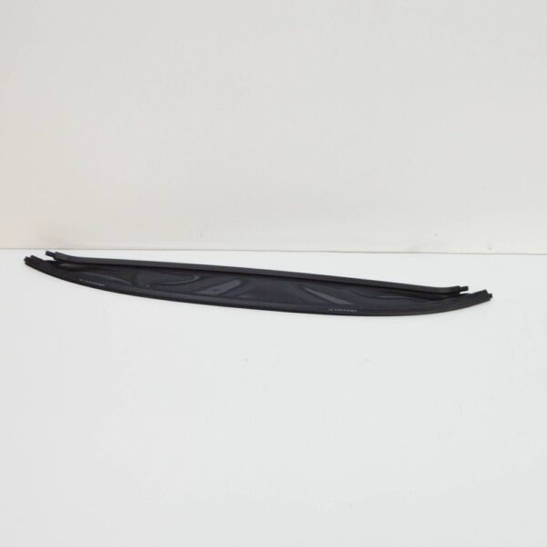 Wind deflector for roof hatch by Volvo V60 MK1