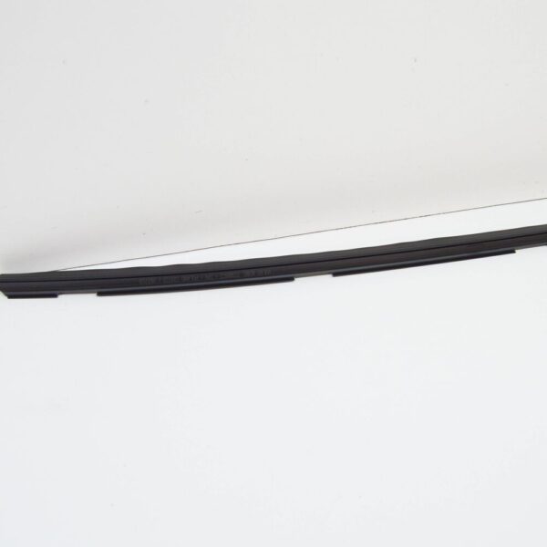 Volvo XC60 MK2 Front Left Door Shell Seal 31693182 NEW GENUINE - Image 3