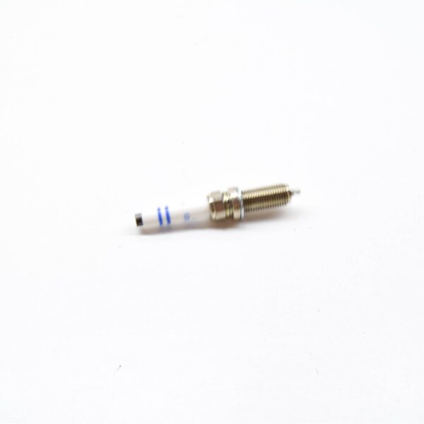 VOLVO XC40 SPARK PLUG 32208336 NEW GENUINE