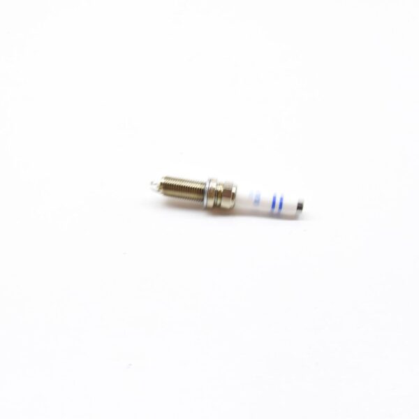 VOLVO XC40 SPARK PLUG 32208336 NEW GENUINE - Image 5