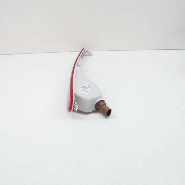Volvo XC40 Original Right Rear Fog Optical Group 32228783 - Image 3