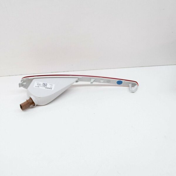 Volvo XC40 Original Right Rear Fog Optical Group 32228783 - Image 5