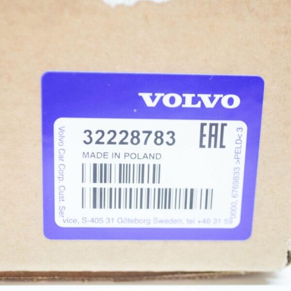 Volvo XC40 Original Right Rear Fog Optical Group 32228783 - Image 6