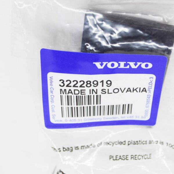 Volvo XC60 MK2 rear right taillight cap 32228919, original part - Image 6