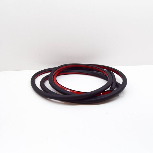 Volvo XC40 Front Outer Door Seal 32229216 NEW GENUINE