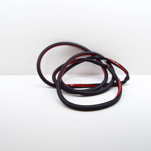 Volvo XC40 Front Outer Door Seal 32229216 NEW GENUINE - Image 5