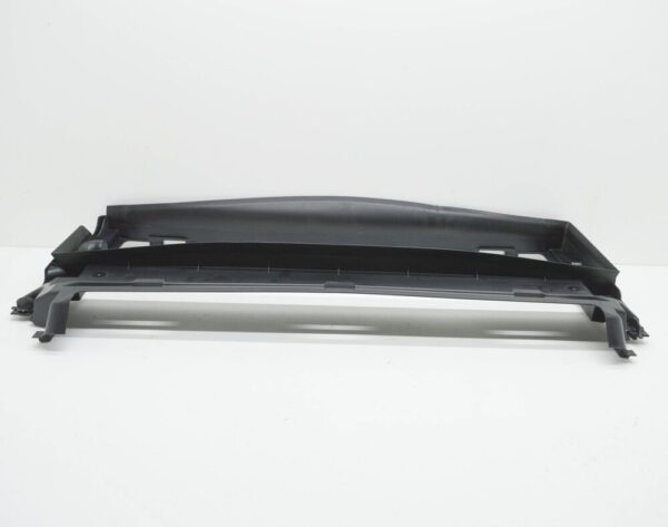 Volvo XC40 front air routing 32234000 NEW ORIGINAL - Image 3