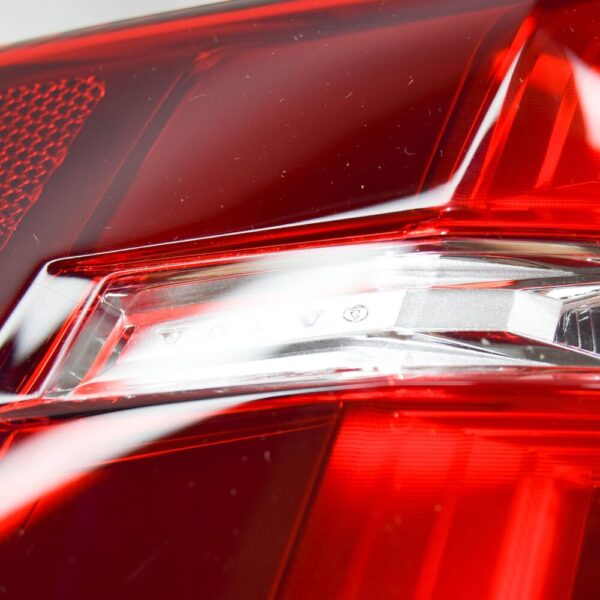 Volvo V60 MK2 Rear Left Taillight 32291358 NEW GENUINE - Image 5