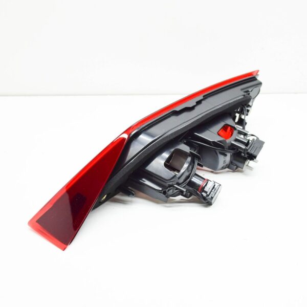 Volvo V90 MK2 Rear Right Trunk Tailgate Taillight 32293884 NEW GENUINE