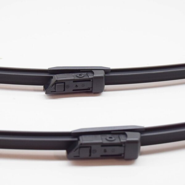 VOLVO XC40 Front Wiper Blade Kit RHD 32341613 NEW GENUINE