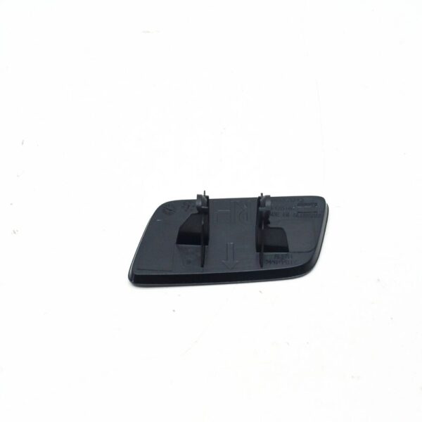 Volvo XC60 MK2 Front Right Headlight Washer Cover 39846596 NEW GENUINE - Image 3