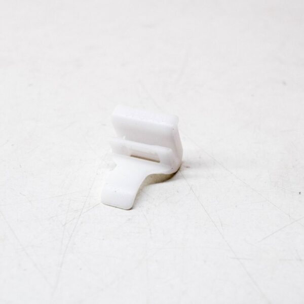 VOLVO XC90 MK1 Windshield Cowl Panel Clip 8648206 NEW GENUINE - Image 3