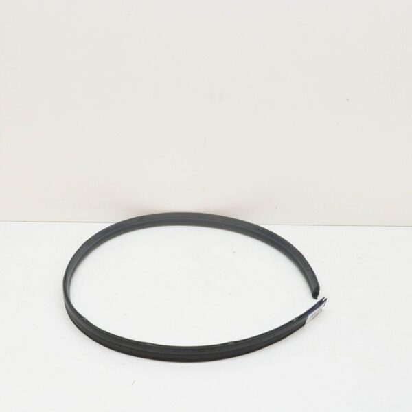 Volvo XC90 MK1 gasket strip for windshield, 8663730, original part - Image 3