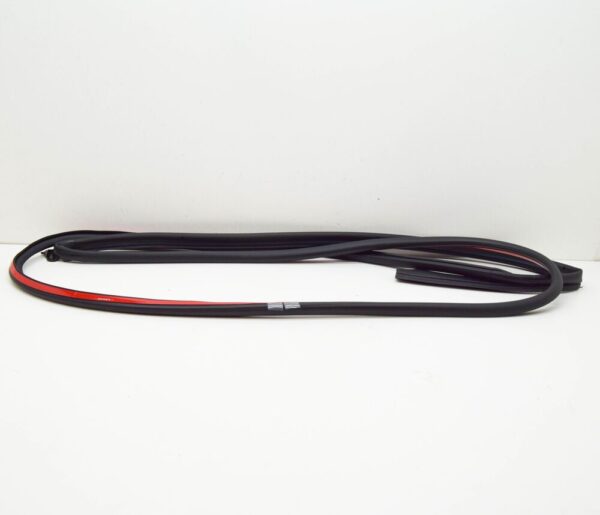 Volvo S60 MK1 door gasket front left 8663773 new - Image 3