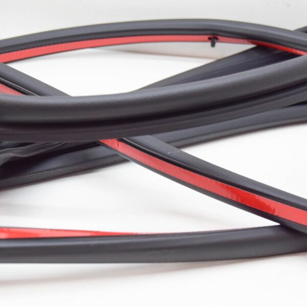 Volvo S60 MK1 door gasket front left 8663773 new - Image 5