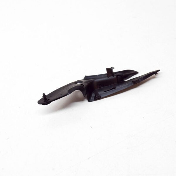 VOLVO V70 MK2 Right Windshield Cowl End Piece 8663896 NEW GENUINE - Image 3