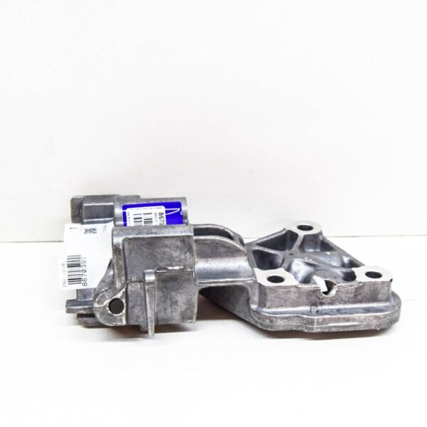 Volvo C30 Engine Front Right Mount Bracket 8670393 NEW GENUINE - Image 3