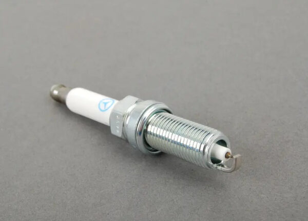 NEW MERCEDES-BENZ W204 C-CLASS C63 AMG OM156 SPARK PLUGS X8 A0041593903 - Image 4