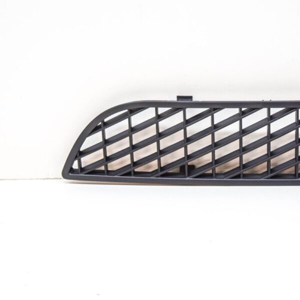 Volvo V70 MK1 Front Bumper Lower Middle Grid 9190034 NEW GENUINE - Image 5