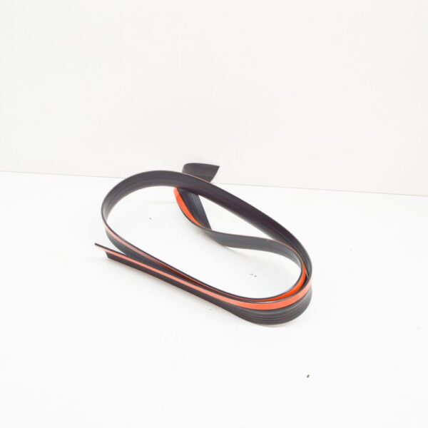 VOLVO V70 MK2 REAR BUMPER SEAL STRIP 9203080 NEW