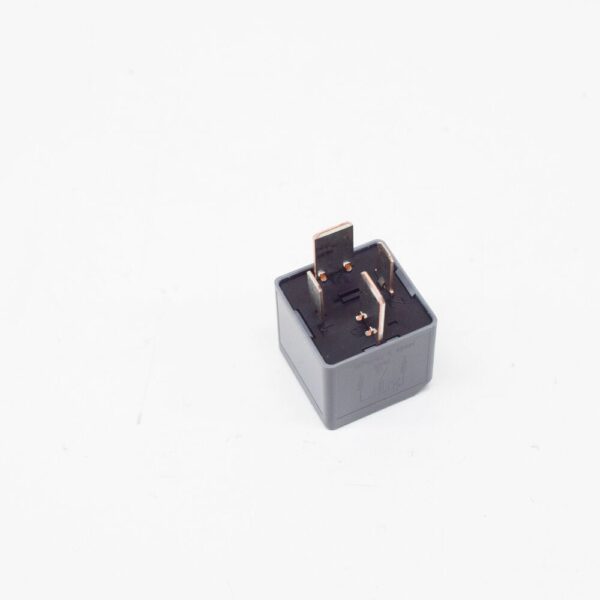 Volvo S60 MK1 Accessory Power Relay 30765045 NEW REAL