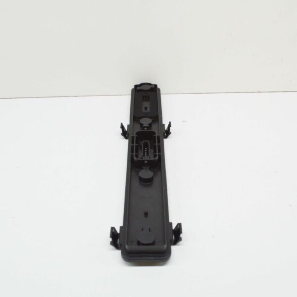 NEW MERCEDES-BENZ VITO W639 REAR LEFT LAMP CARRIER A0008201077 - Image 4