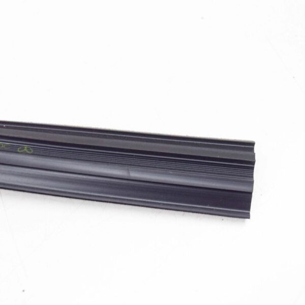 NEW MB E W124 FRONT LEFT DOOR WINDOW RUN SEALING A1247250725 ORIGINAL - Image 4
