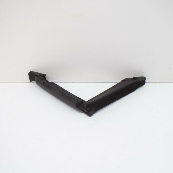 NEW MERCEDES-BENZ S W126 FRONT RIGHT WINDOW RUN SEAL A1267250866 - Image 4
