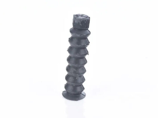 1639880135