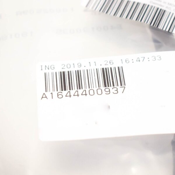 A1644400937