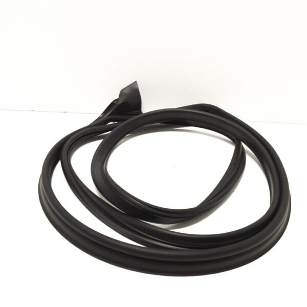 NEW MERCEDES-BENZ 190 W201 FRONT LEFT DOOR WEATHERSTRIP A2017200578 - Image 4