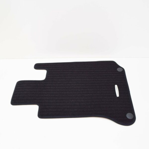 NEW MB C W204 FRONT FLOOR MATS RHD A2046805048649G32 - Image 4