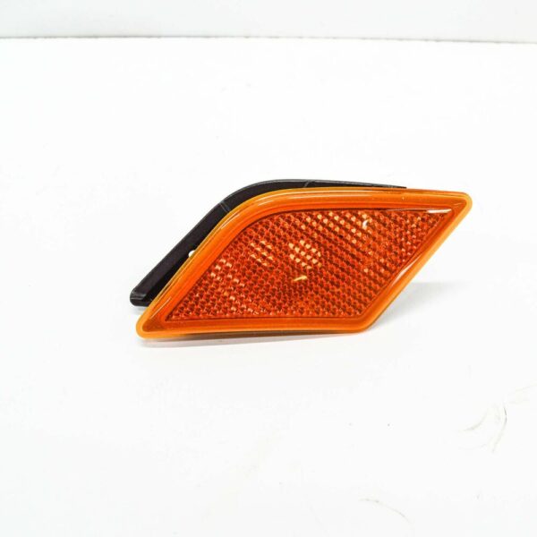 NEW MB C-CLASS W204 FRONT BUMPER RIGHT MARKER LIGHT A2048200221 ORIGINAL - Image 4